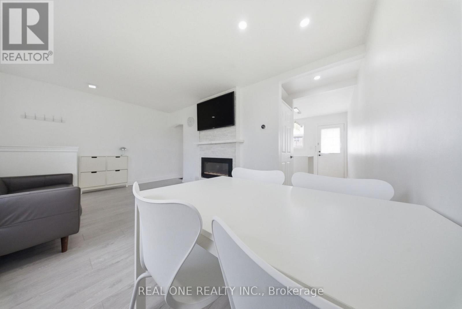 24 Sumach Street, Hamilton, Ontario  L8H 6P8 - Photo 13 - X13011160