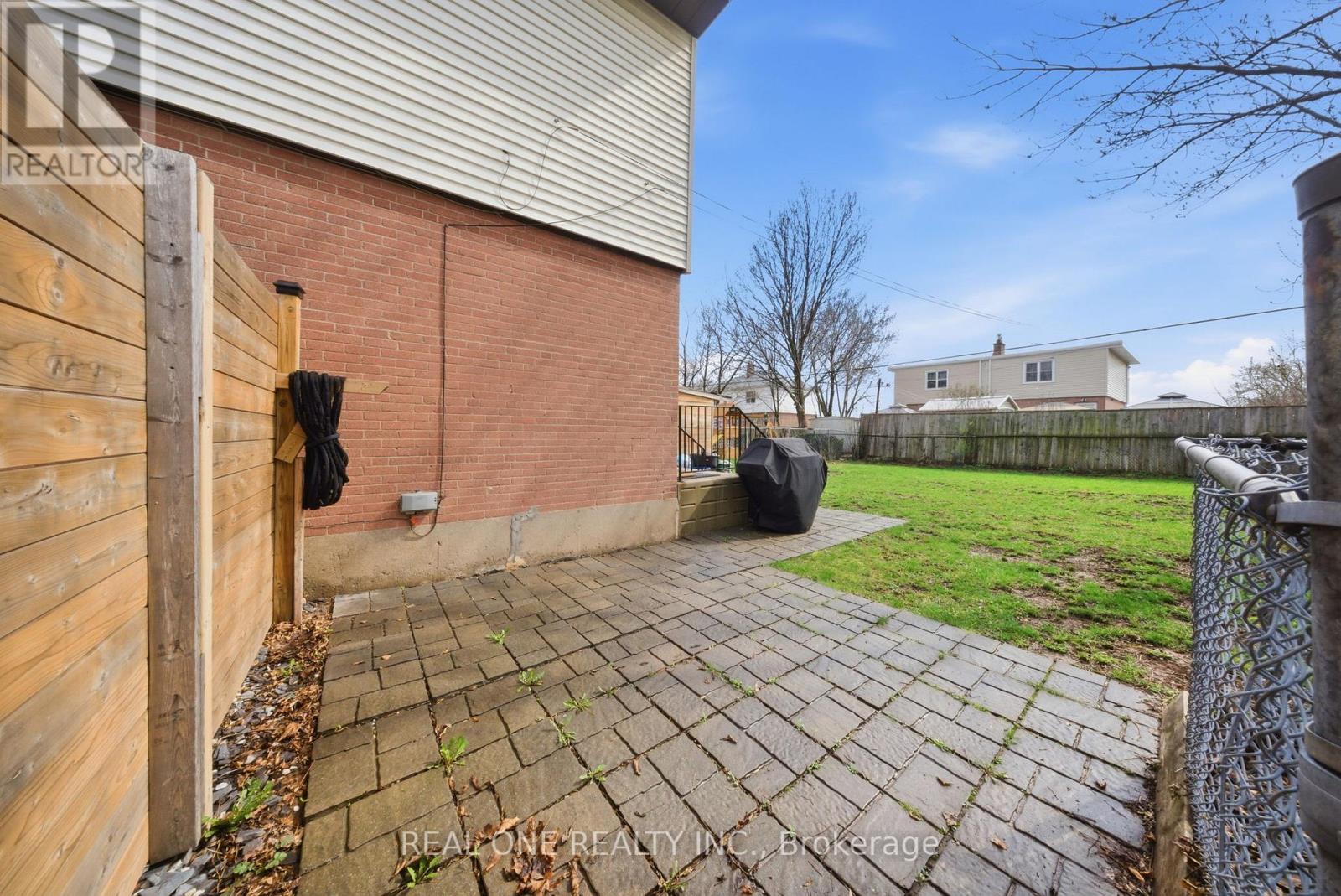24 Sumach Street, Hamilton, Ontario  L8H 6P8 - Photo 28 - X13011160