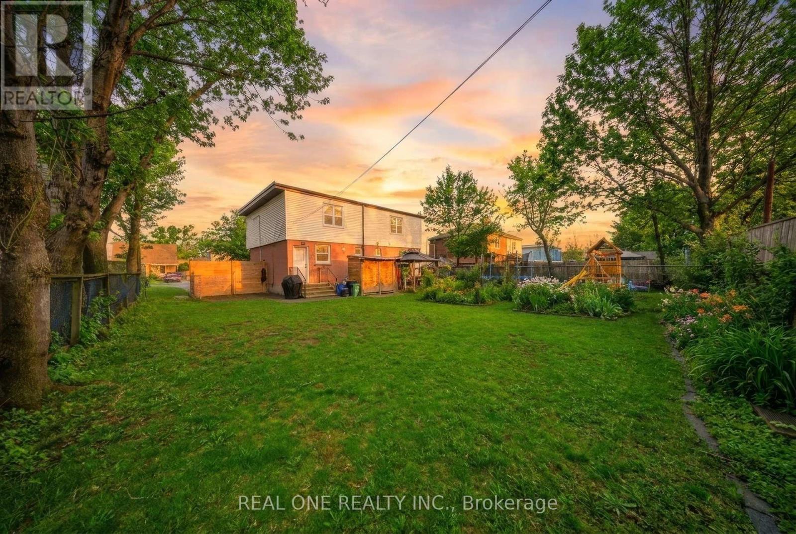 24 Sumach Street, Hamilton, Ontario  L8H 6P8 - Photo 30 - X13011160