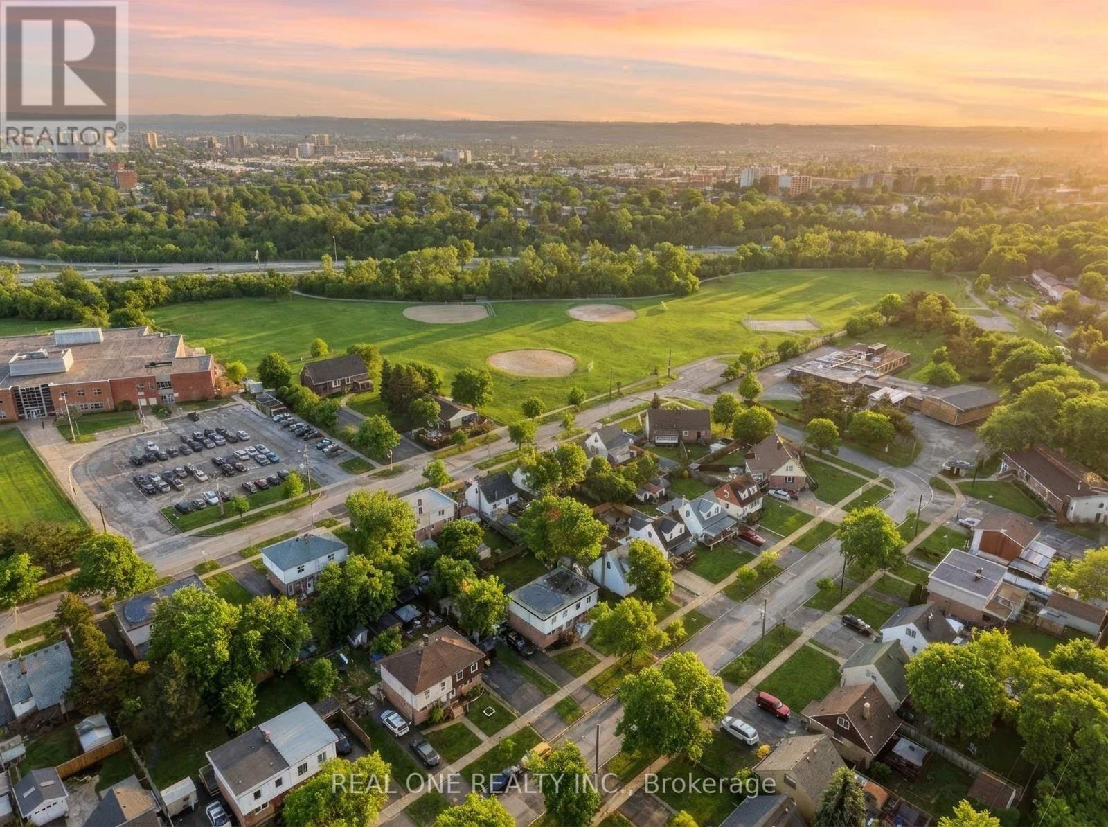 24 Sumach Street, Hamilton, Ontario  L8H 6P8 - Photo 33 - X13011160