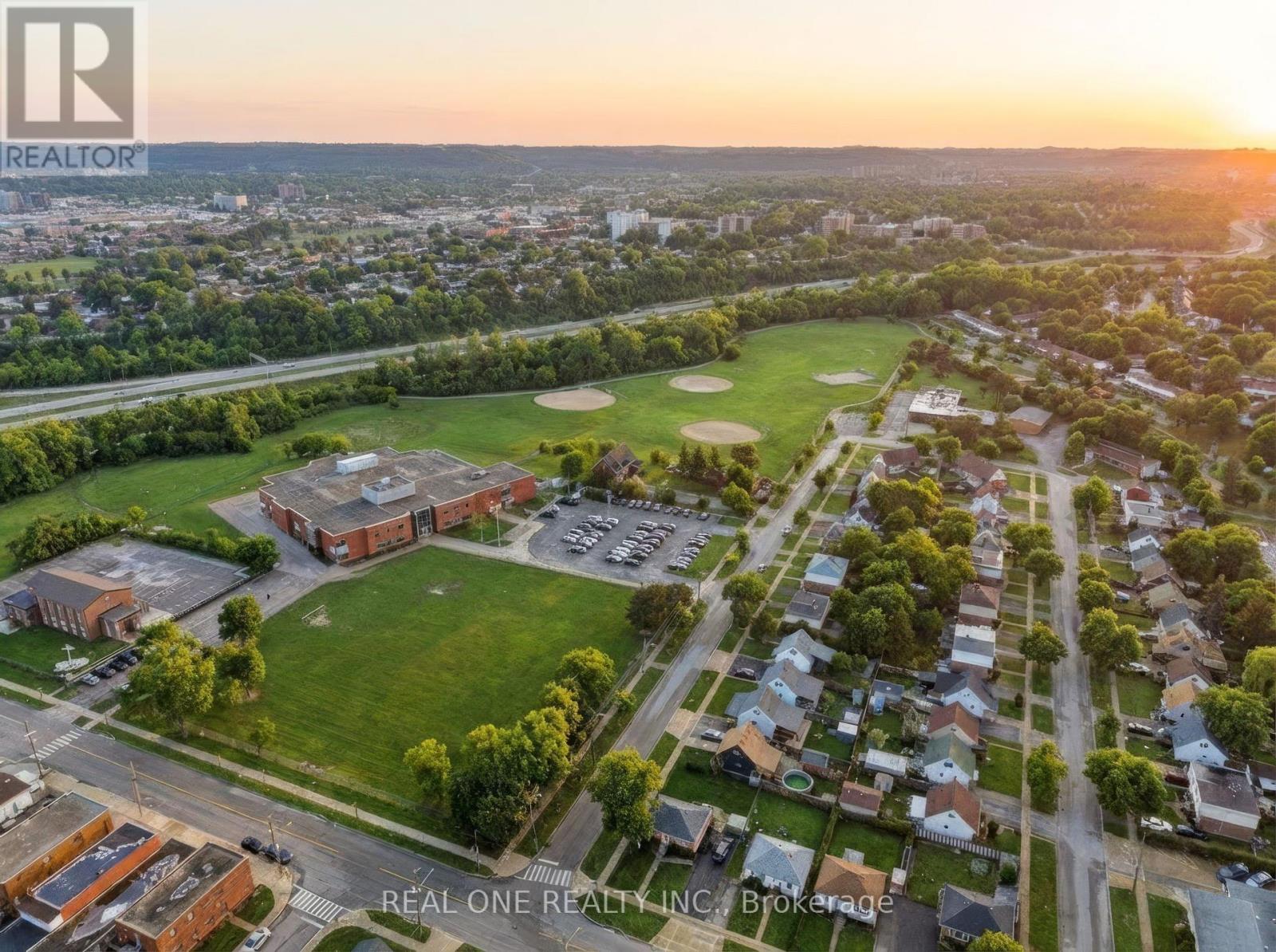 24 Sumach Street, Hamilton, Ontario  L8H 6P8 - Photo 34 - X13011160