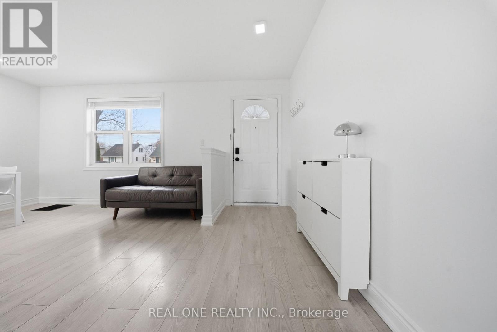 24 Sumach Street, Hamilton, Ontario  L8H 6P8 - Photo 6 - X13011160