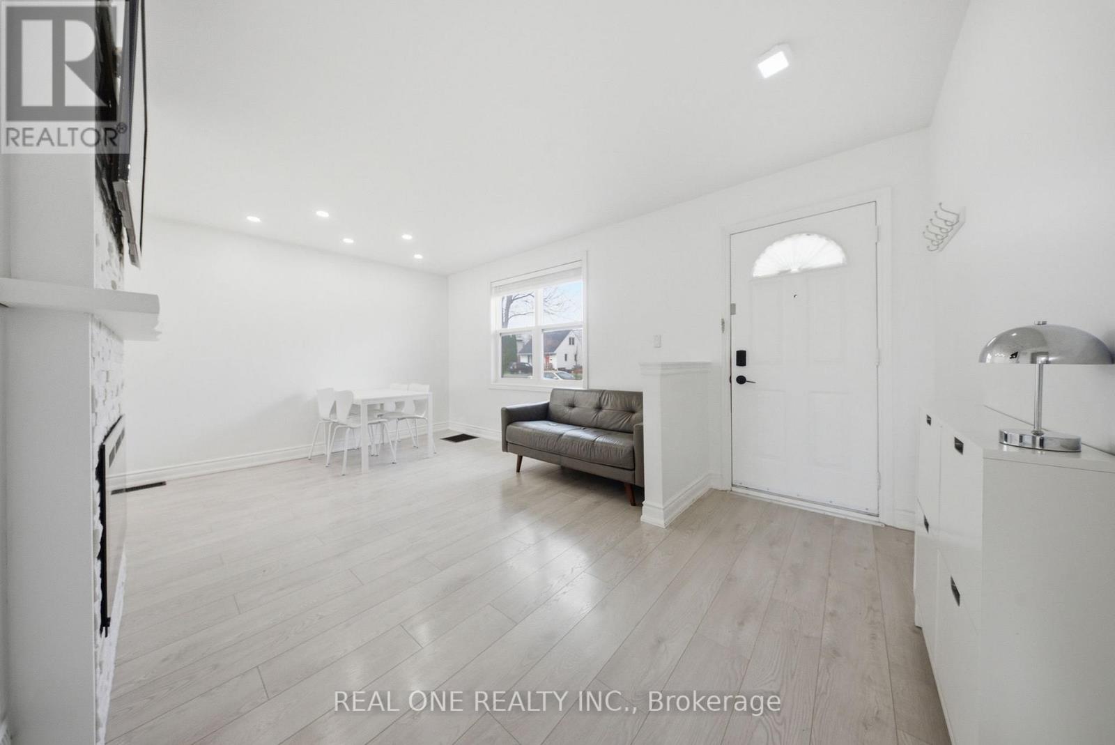 24 Sumach Street, Hamilton, Ontario  L8H 6P8 - Photo 7 - X13011160