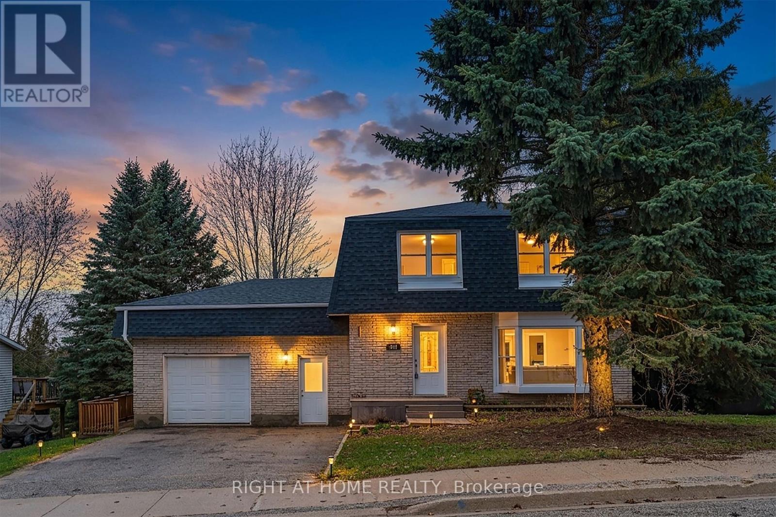 384 Countess Street N, West Grey, Ontario  N0G 1R0 - Photo 2 - X13011218