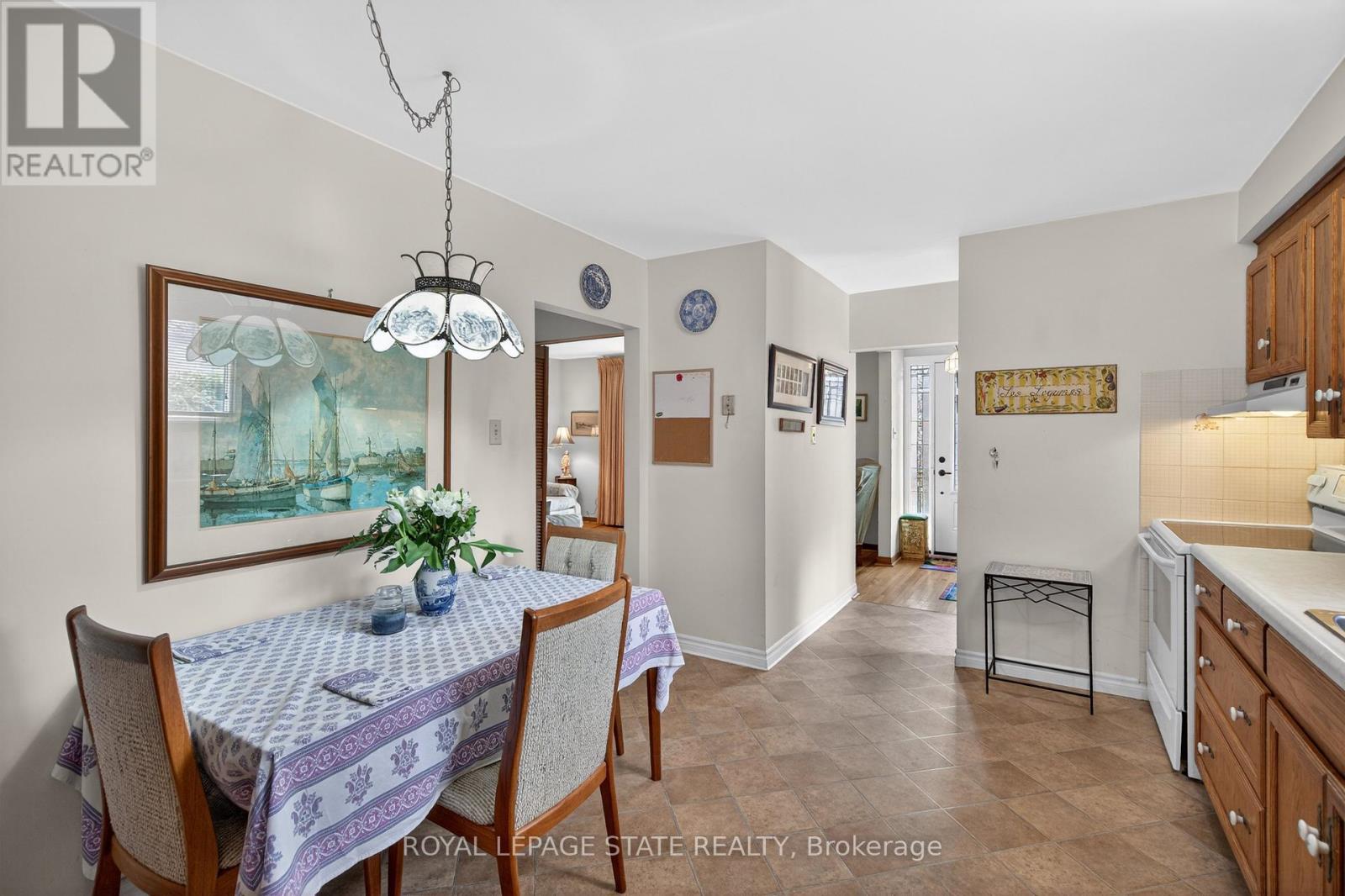 34 Helen Street, Hamilton, Ontario  L9H 1N3 - Photo 14 - X13011348