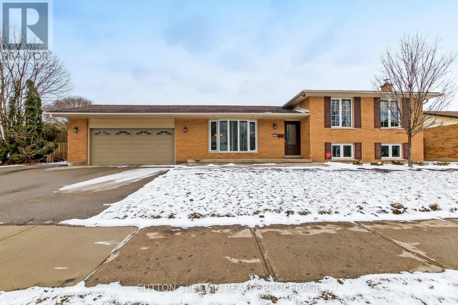 720 Grenfell Drive, London North, Ontario  N5X 2C5 - Photo 31 - X12901630