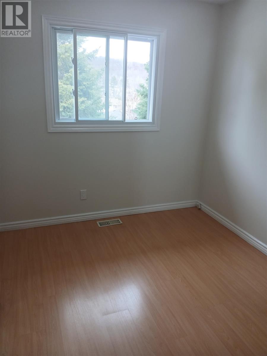 12 Forest Pl, Elliot Lake, Ontario  P5A 3C6 - Photo 13 - SM260714