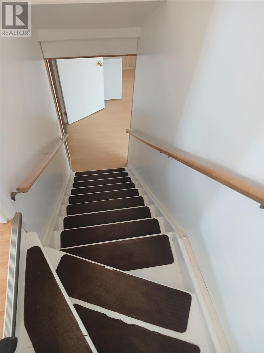 12 Forest Pl, Elliot Lake, Ontario  P5A 3C6 - Photo 18 - SM260714