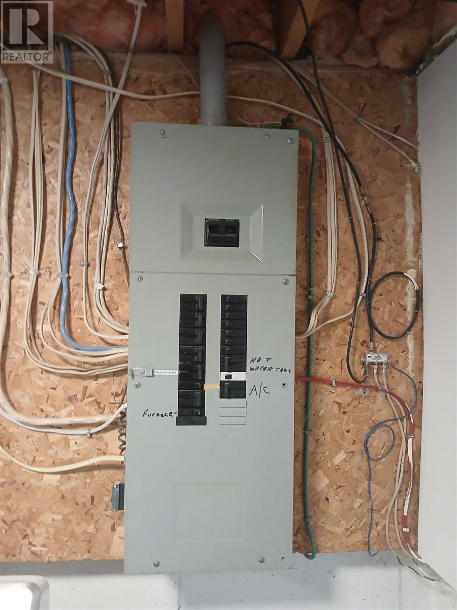 12 Forest Pl, Elliot Lake, Ontario  P5A 3C6 - Photo 24 - SM260714