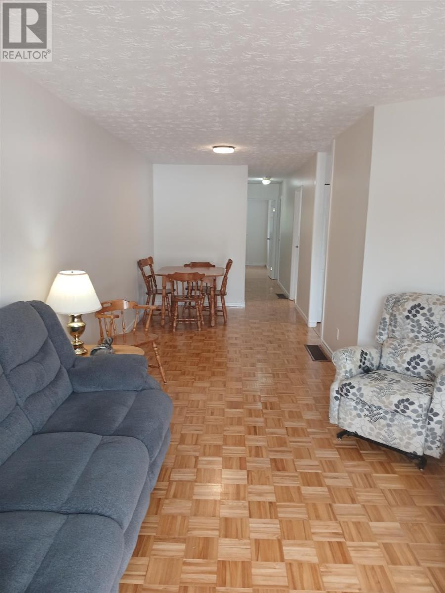 12 Forest Pl, Elliot Lake, Ontario  P5A 3C6 - Photo 7 - SM260714