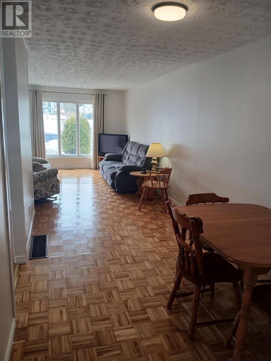 12 Forest Pl, Elliot Lake, Ontario  P5A 3C6 - Photo 9 - SM260714