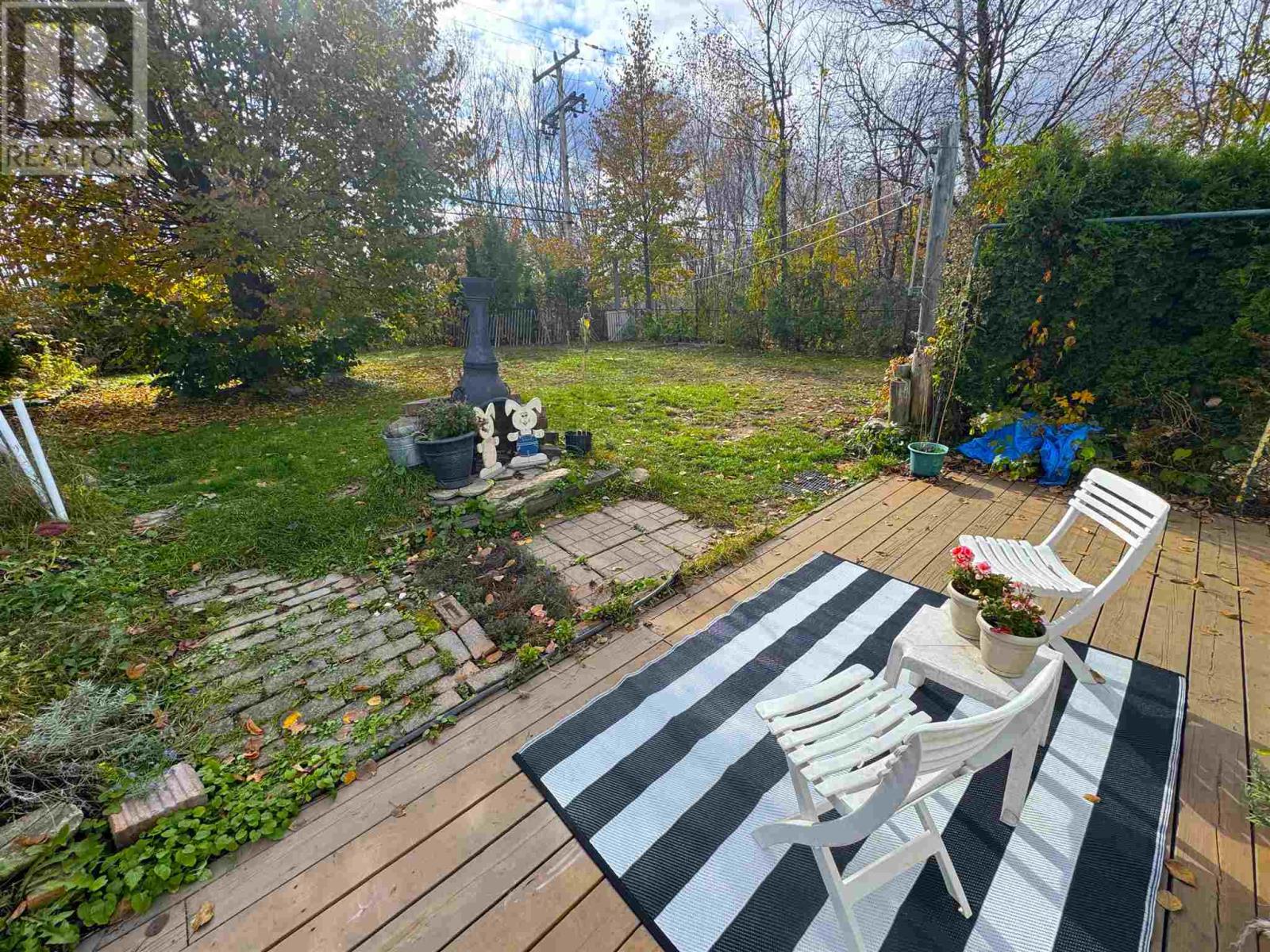 9 Axmith Ave, Elliot Lake, Ontario  P5A 1B5 - Photo 26 - SM260715