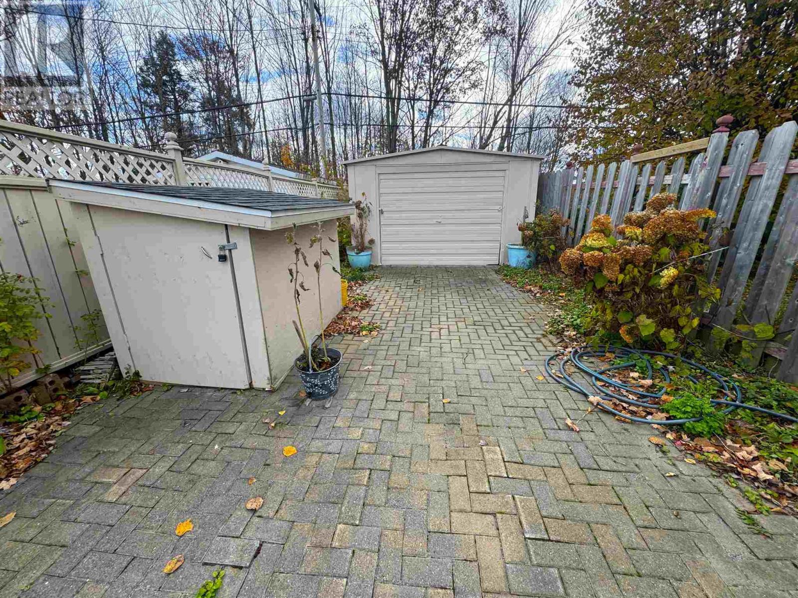 9 Axmith Ave, Elliot Lake, Ontario  P5A 1B5 - Photo 31 - SM260715