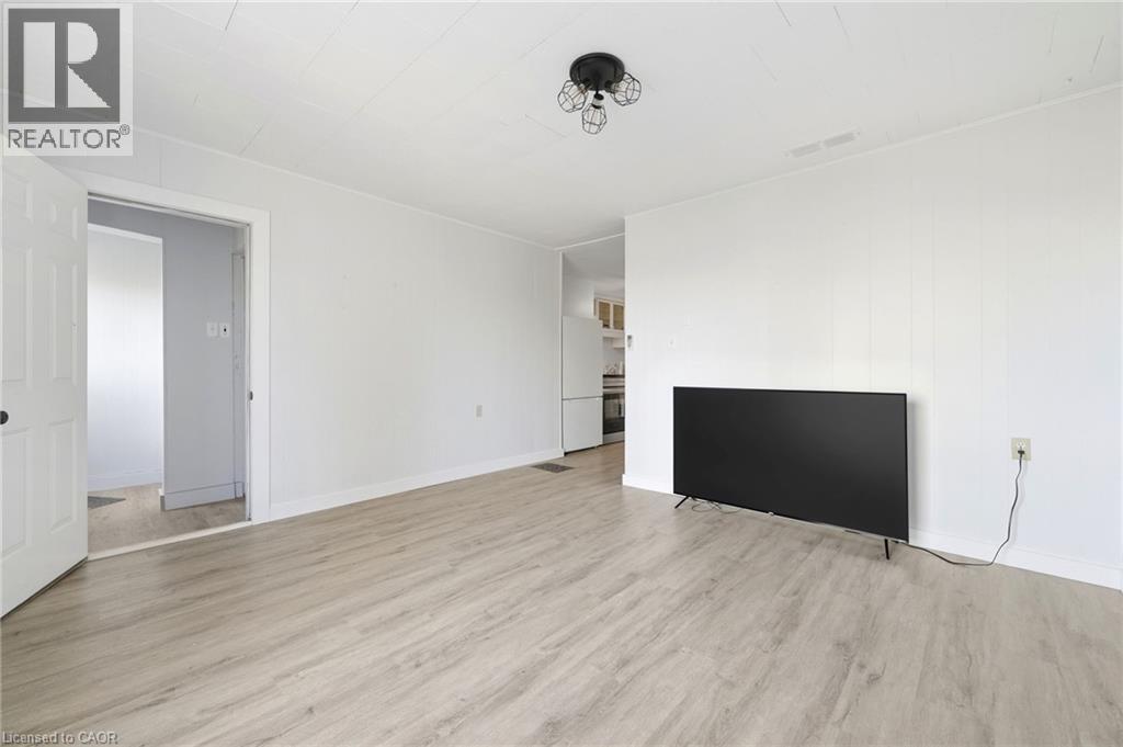 2039 Victoria Street, Gorrie, Ontario  N0G 1X0 - Photo 4 - 40821769