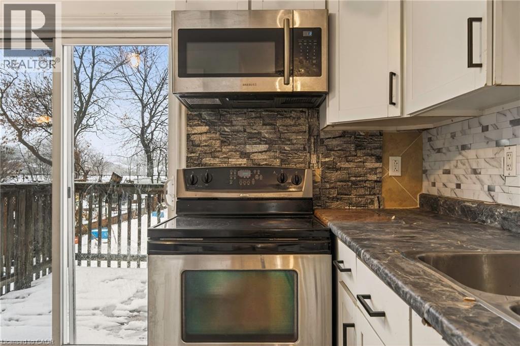 218 East 8th Street, Hamilton, Ontario  L9A 3L8 - Photo 8 - 40821491