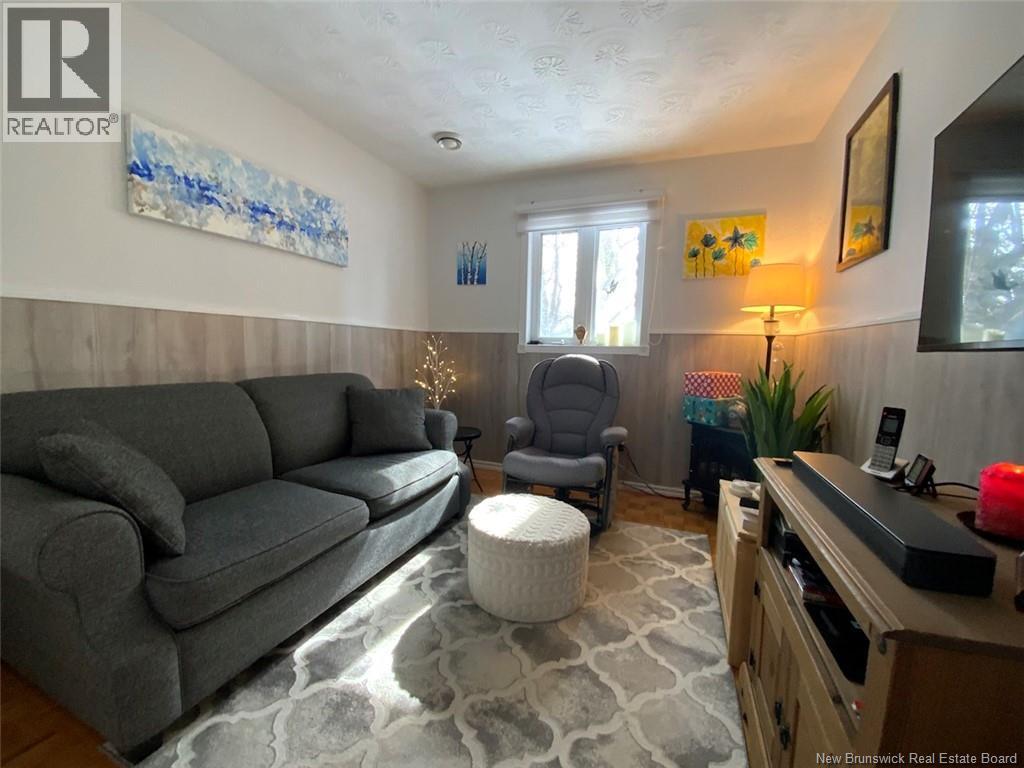 19 Belisle Avenue, Edmundston, New Brunswick  E3V 3W9 - Photo 8 - NB135422