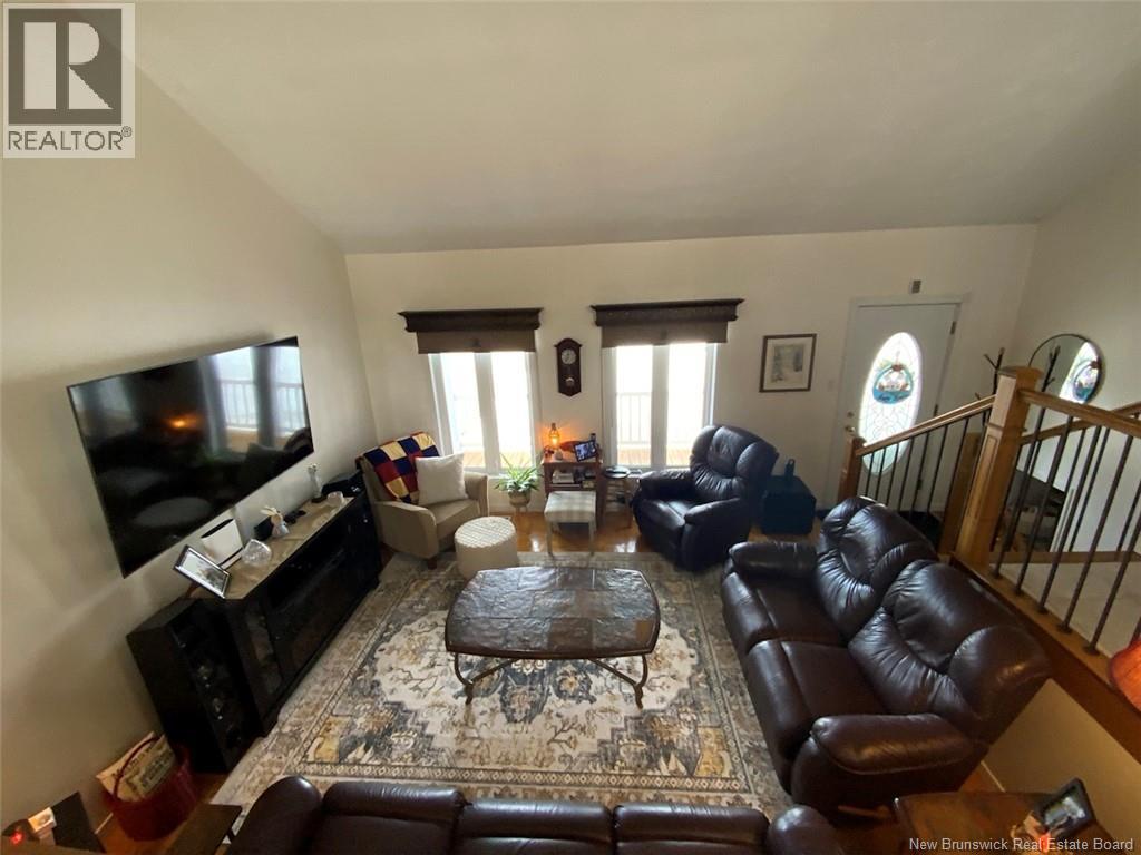 19 Belisle Avenue, Edmundston, New Brunswick  E3V 3W9 - Photo 3 - NB135422