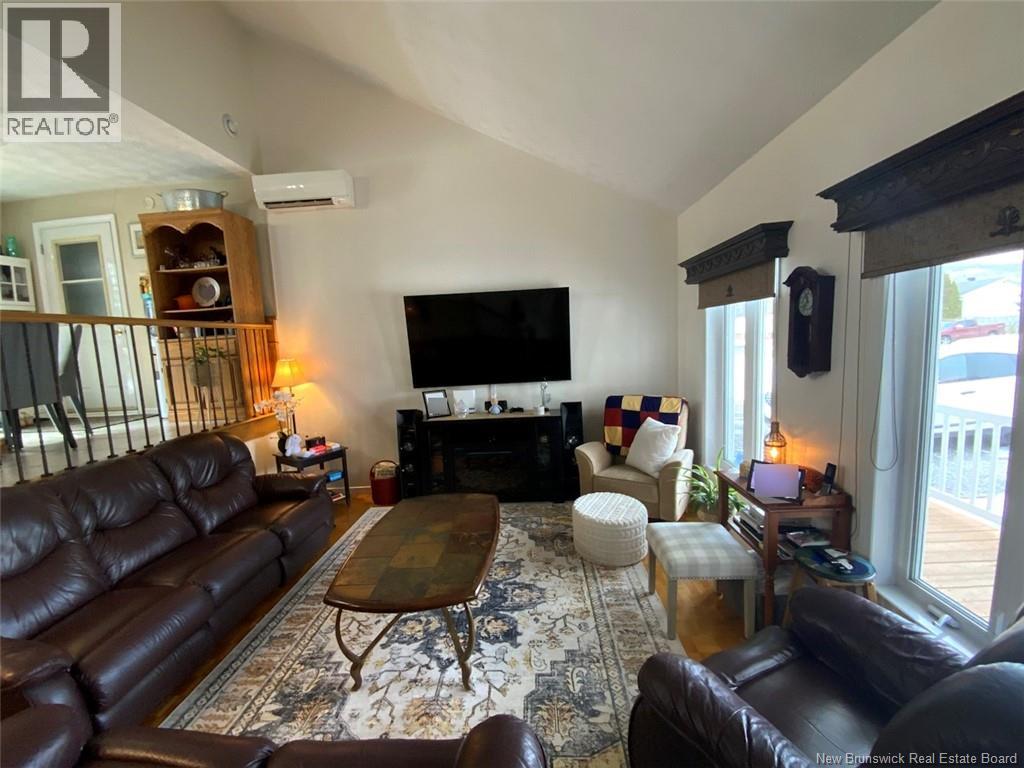 19 Belisle Avenue, Edmundston, New Brunswick  E3V 3W9 - Photo 2 - NB135422