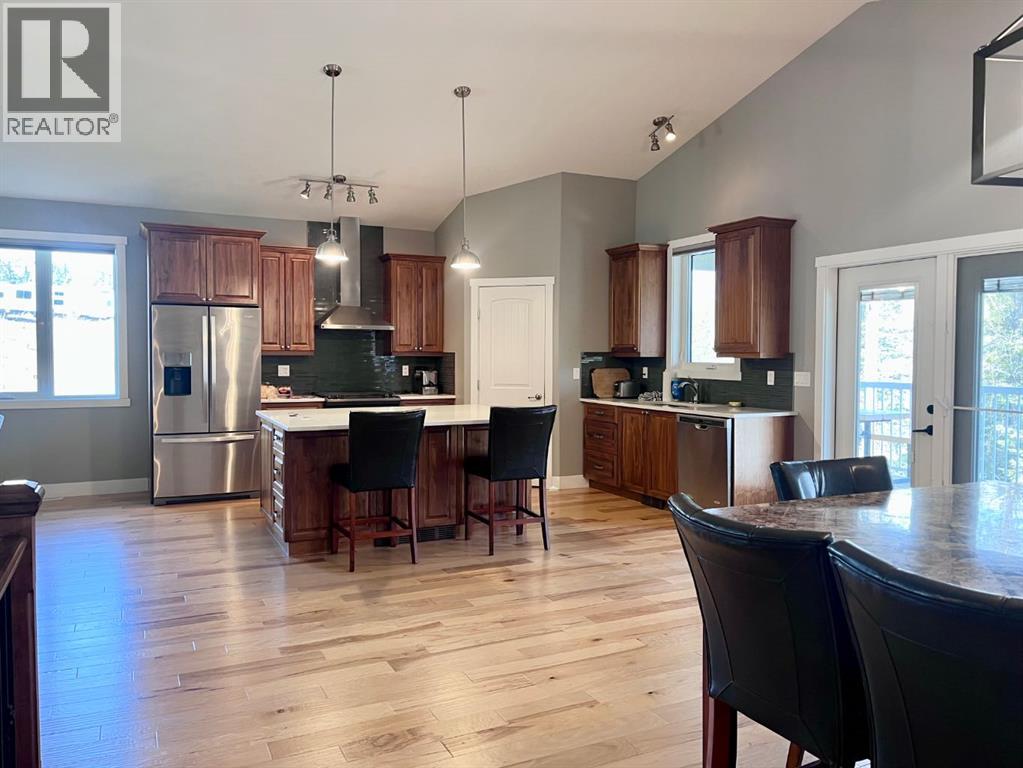 1093 Mackenny Street, Hinton, Alberta  T7V 1H3 - Photo 11 - A2302552