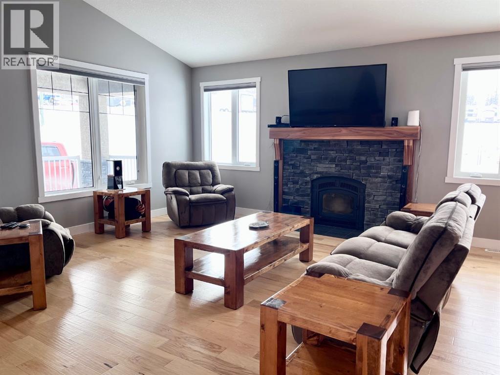 1093 Mackenny Street, Hinton, Alberta  T7V 1H3 - Photo 7 - A2302552