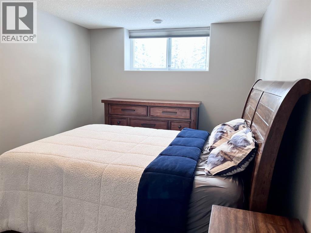 1093 Mackenny Street, Hinton, Alberta  T7V 1H3 - Photo 36 - A2302552