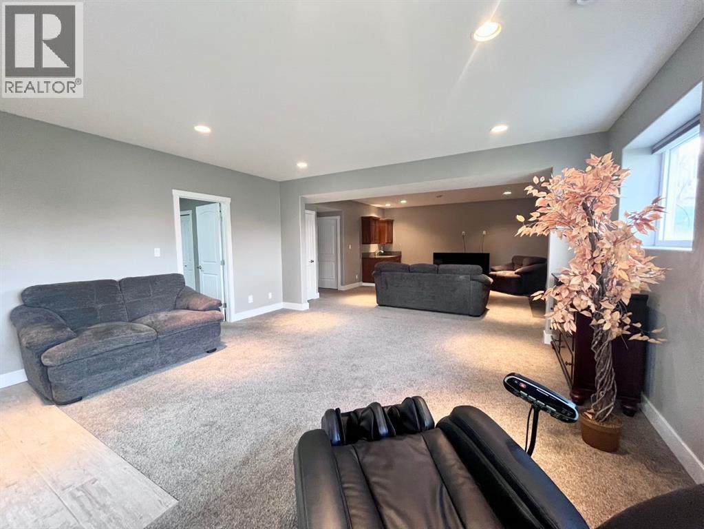 1093 Mackenny Street, Hinton, Alberta  T7V 1H3 - Photo 29 - A2302552