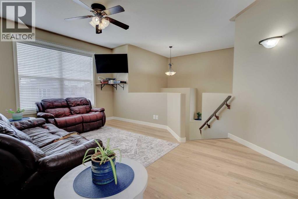 82 Harvest Close, Penhold, Alberta  T0M 1R0 - Photo 9 - A2302008