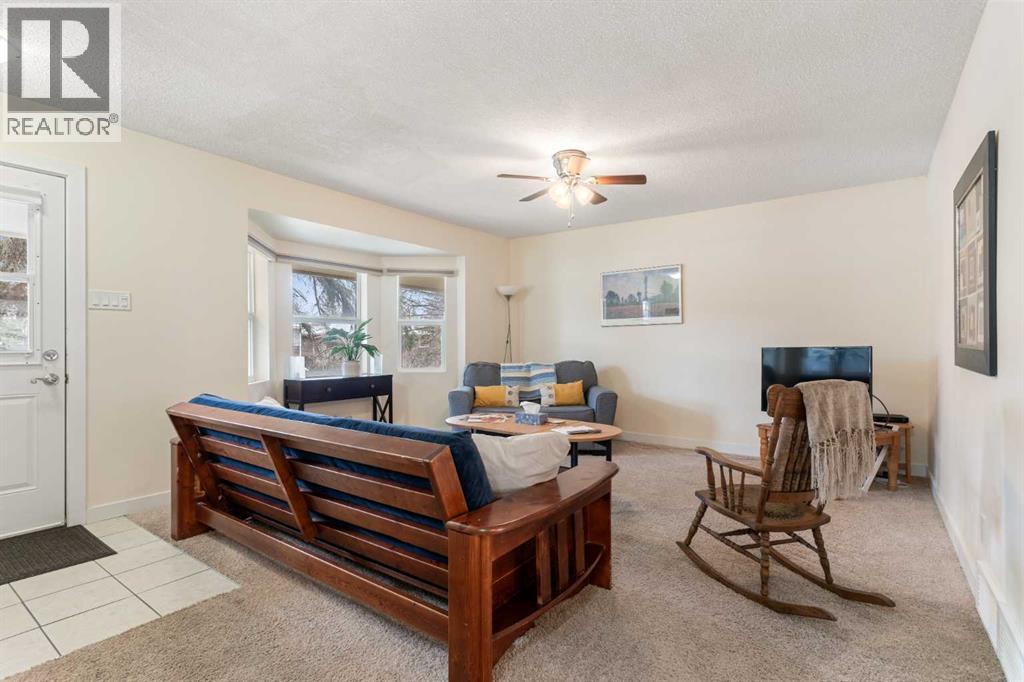 2822 40 Street Sw, Calgary, Alberta  T3E 3J6 - Photo 2 - A2302256