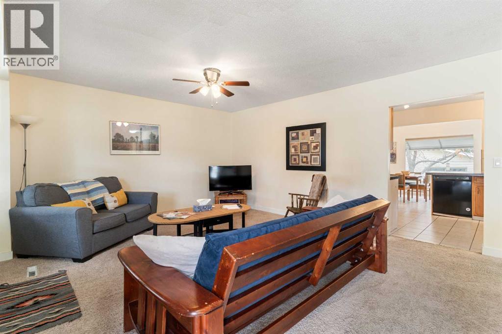 2822 40 Street Sw, Calgary, Alberta  T3E 3J6 - Photo 3 - A2302256