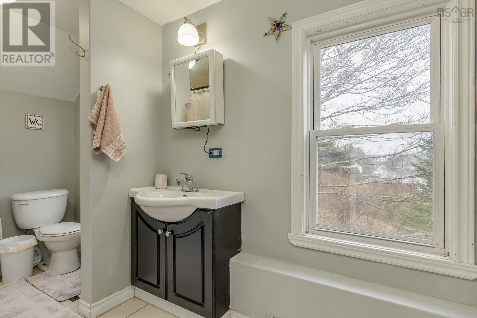 600 Rocky Lake Drive, Bedford, Nova Scotia  B4A 2T6 - Photo 24 - 202607760