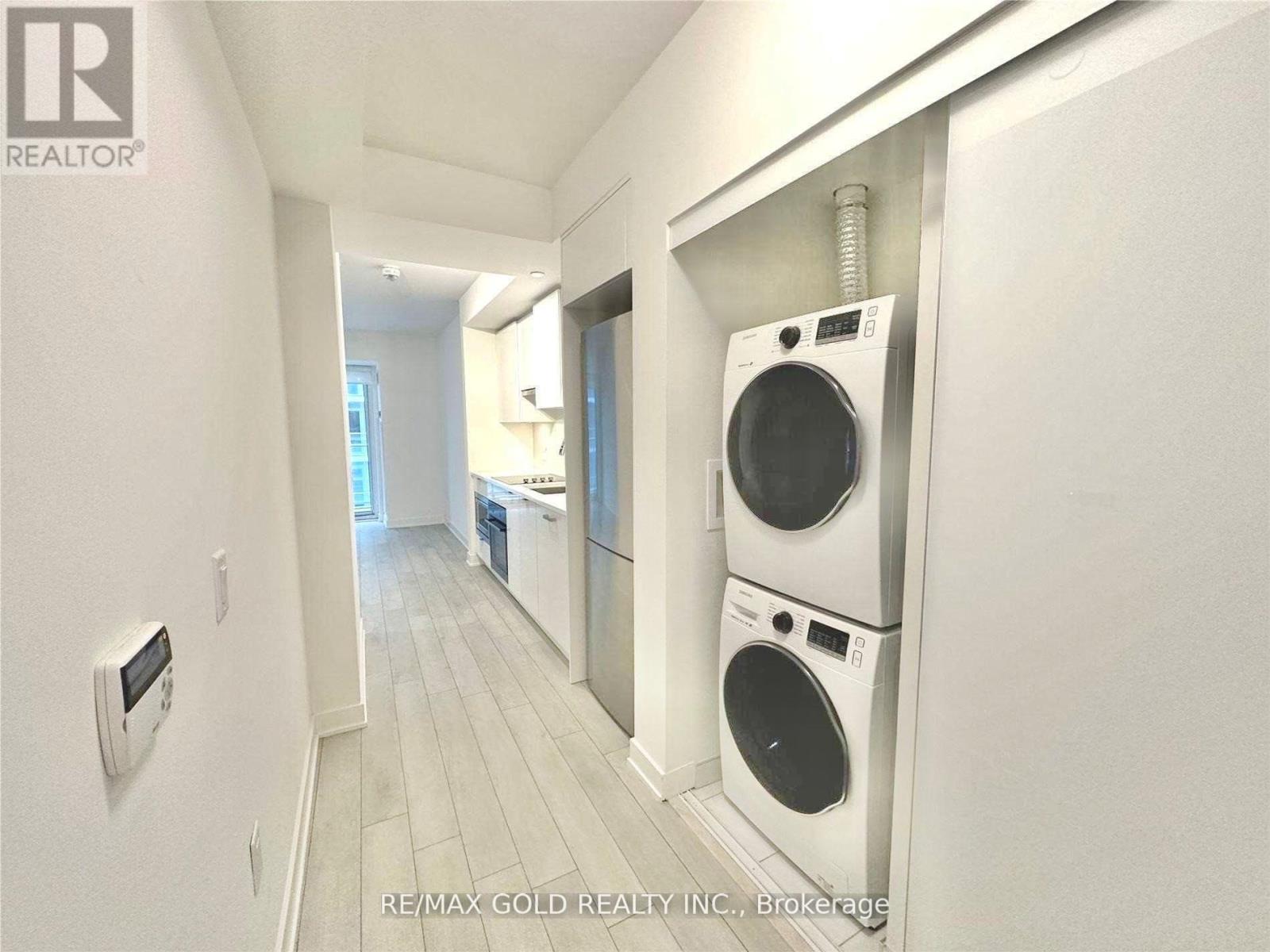 3301 - 195 Redpath Avenue, Toronto, Ontario  M4P 0E4 - Photo 3 - C13010214