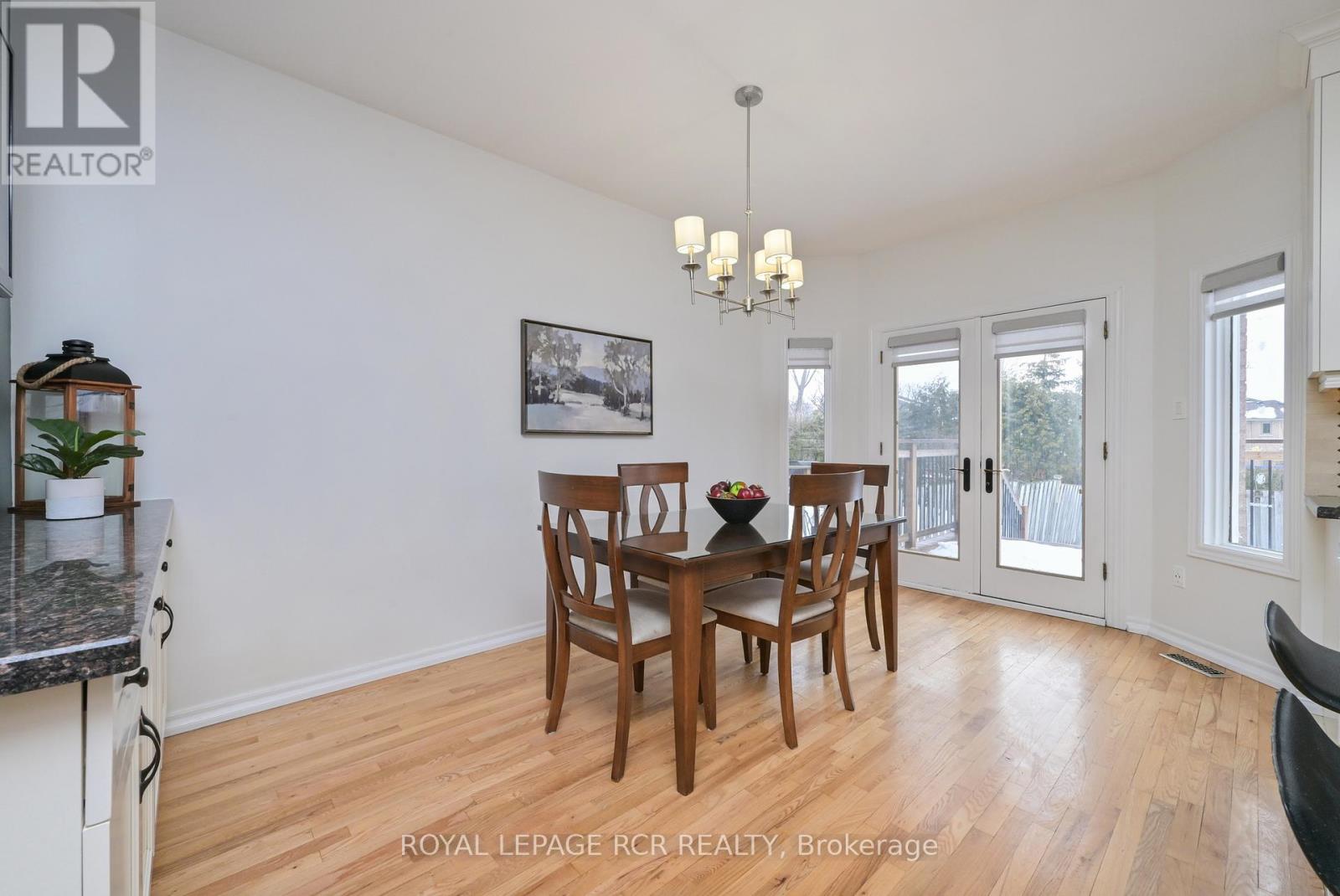 29 Depeuter Crescent, Bradford West Gwillimbury, Ontario  L3Z 3A3 - Photo 4 - N12828416