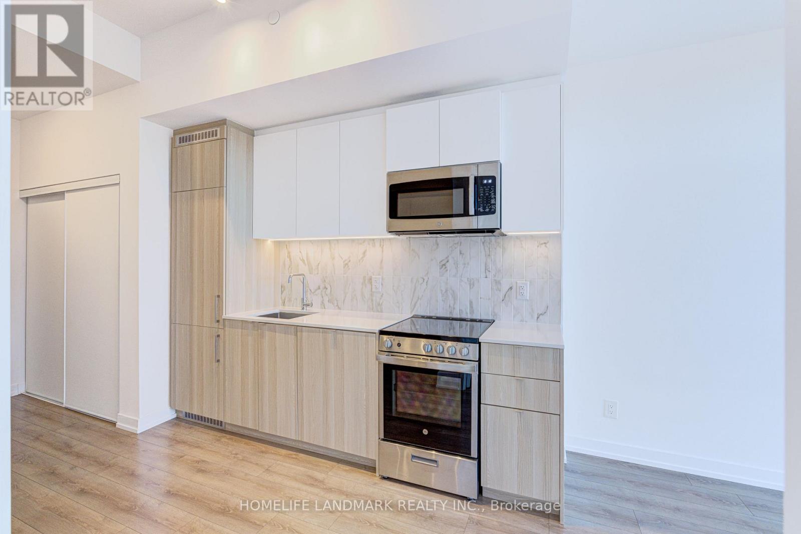 310 - 500 Dupont Street, Toronto, Ontario  M6G 1Y7 - Photo 8 - C12989934