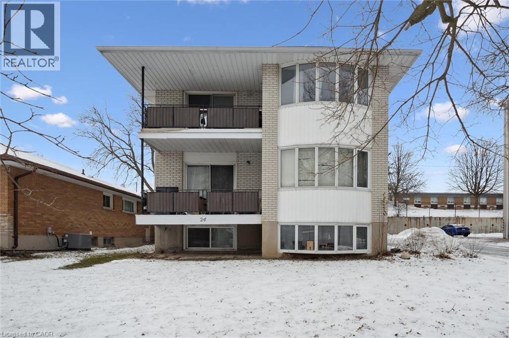 24 Austin Drive, Waterloo, Ontario  N2L 3Y1 - Photo 2 - 40820660