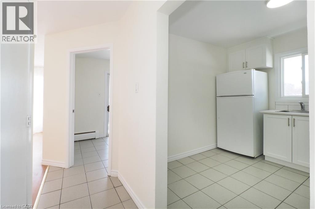 24 Austin Drive, Waterloo, Ontario  N2L 3Y1 - Photo 8 - 40820660