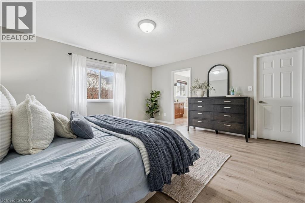 707 Commonwealth Crescent, Kitchener, Ontario  N2E 4J8 - Photo 30 - 40820109