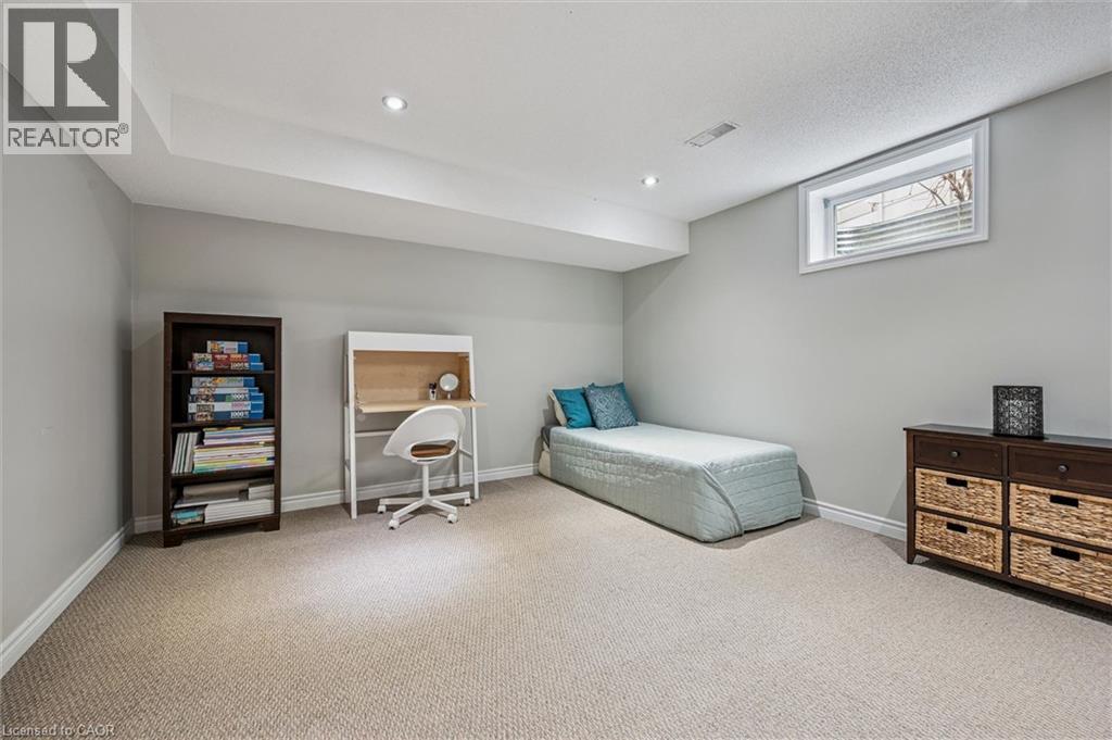 707 Commonwealth Crescent, Kitchener, Ontario  N2E 4J8 - Photo 36 - 40820109