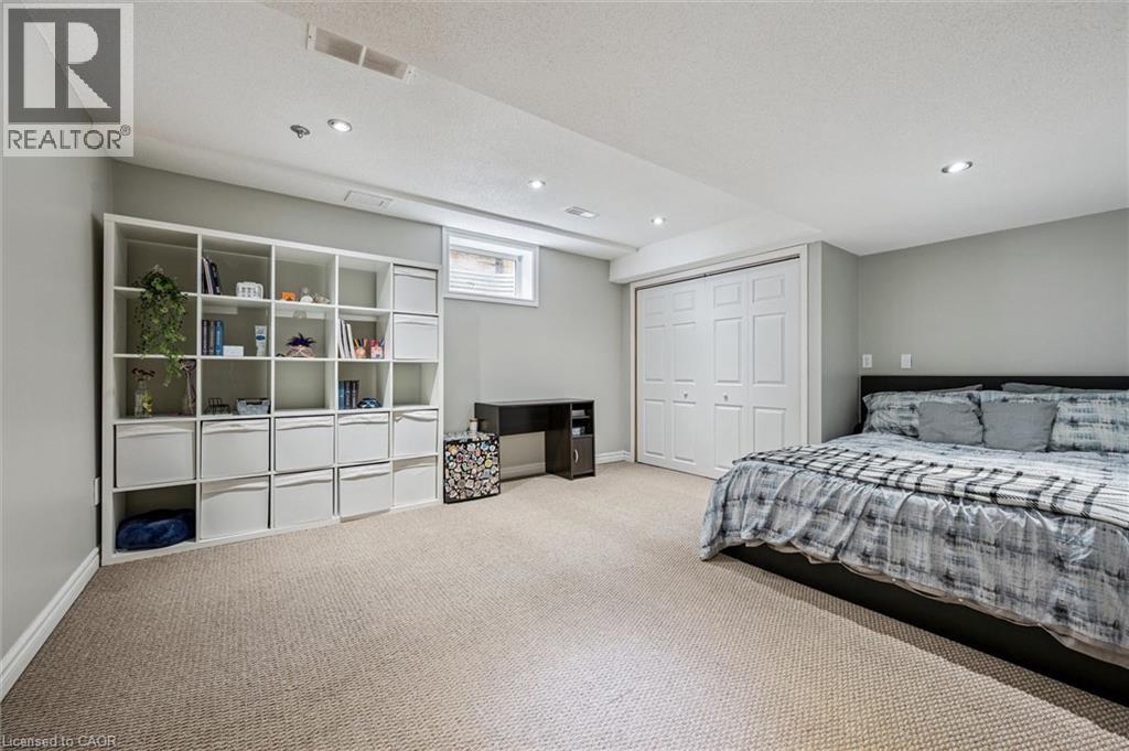 707 Commonwealth Crescent, Kitchener, Ontario  N2E 4J8 - Photo 38 - 40820109