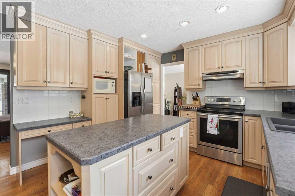 38 Wolf Drive, Rural Rocky View County, Alberta  T3Z 1A3 - Photo 16 - A2299746