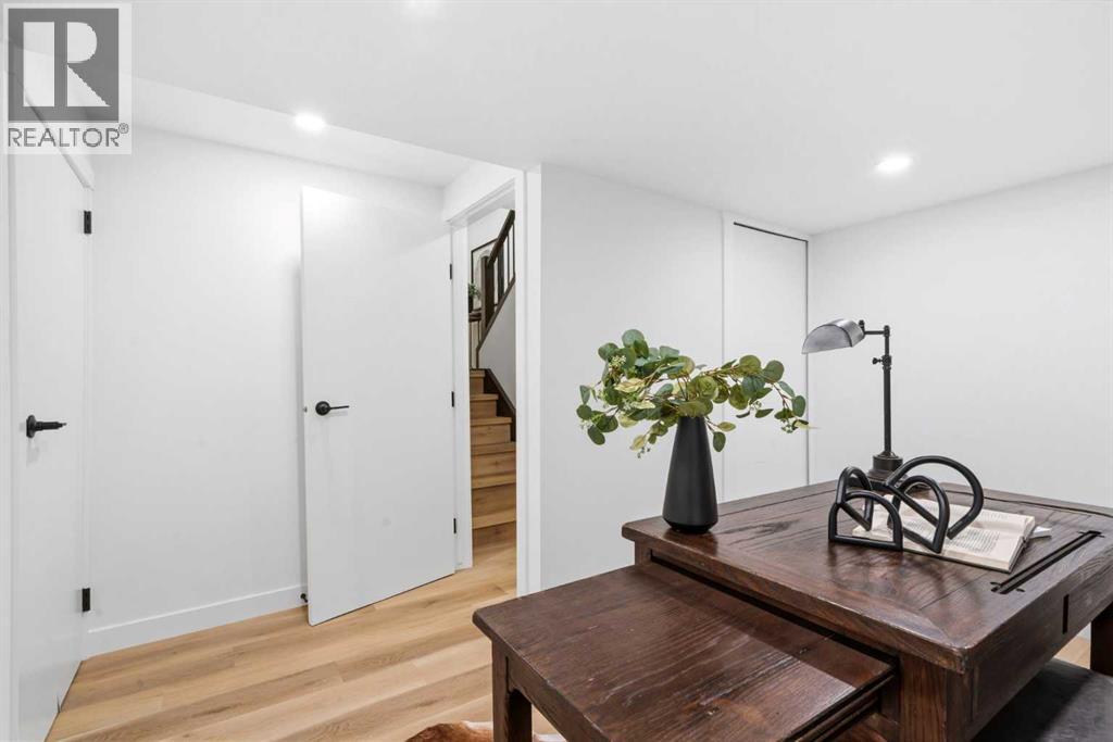 20 Point Mckay Court NW, Calgary, Alberta  T3B 5B7 - Photo 24 - A2301822