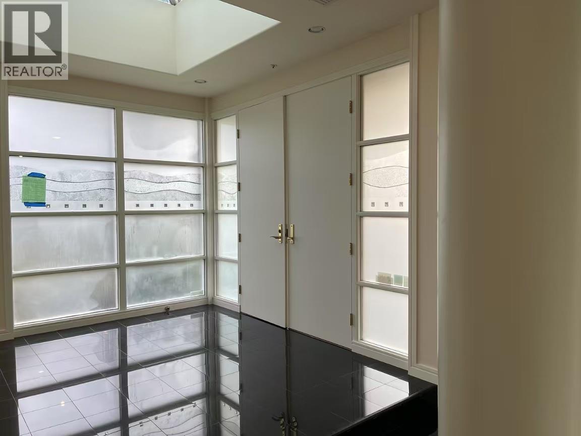 14xx Dogwood, Vancouver, British Columbia  V6P 1J9 - Photo 2 - R3112686