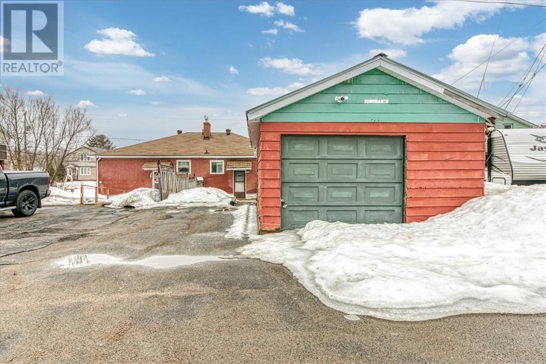 28 First Avenue N, Levack, Ontario  P0M 2C0 - Photo 3 - 2127178