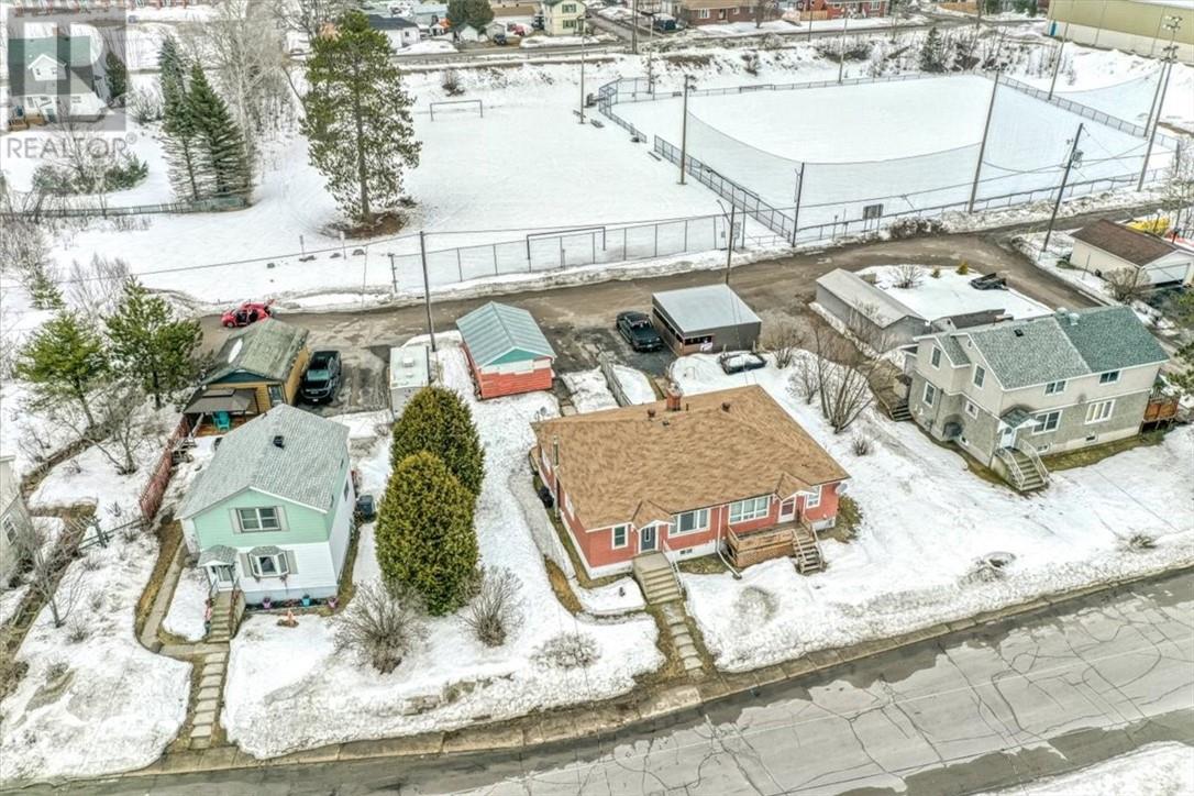 28 First Avenue N, Levack, Ontario  P0M 2C0 - Photo 4 - 2127178