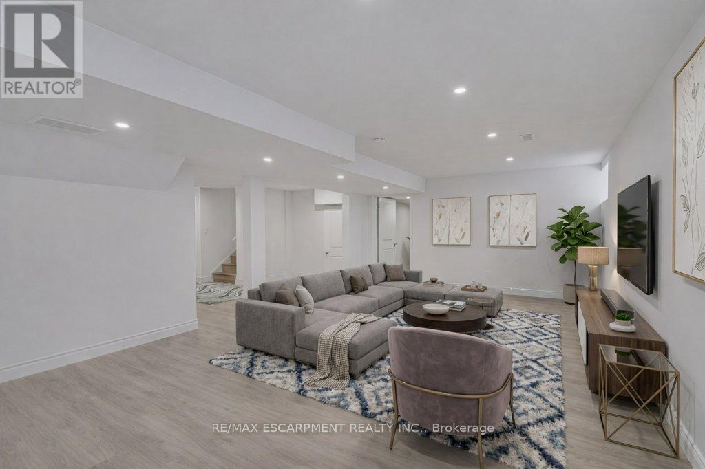 39 Avanti Crescent, Hamilton, Ontario  L8B 1W7 - Photo 33 - X12844432