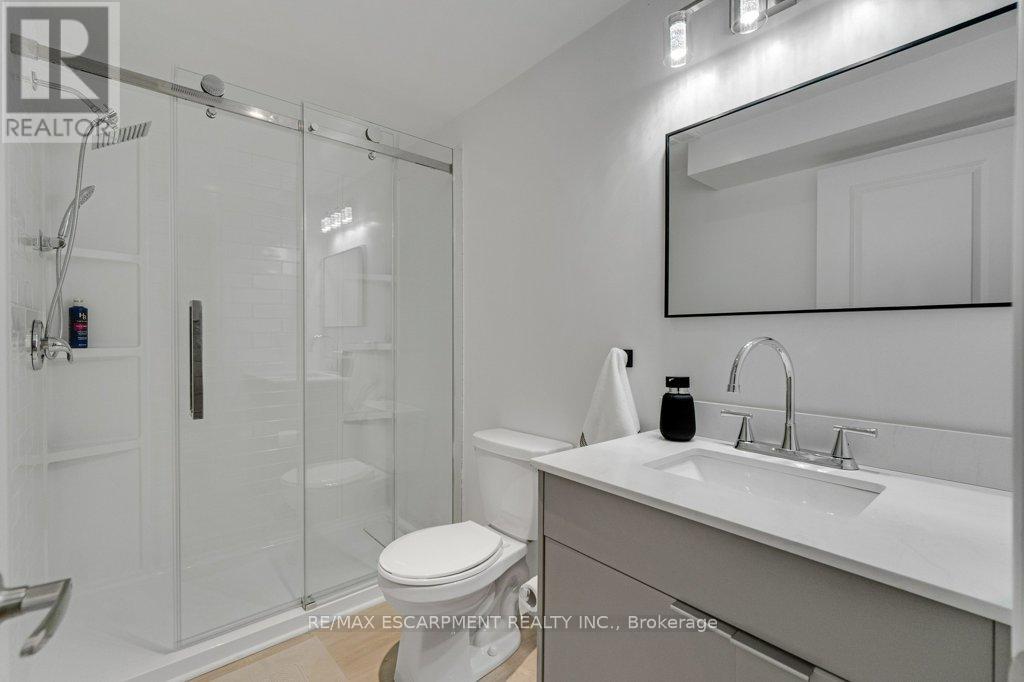 39 Avanti Crescent, Hamilton, Ontario  L8B 1W7 - Photo 36 - X12844432