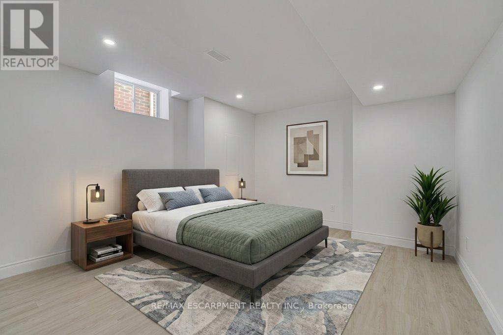 39 Avanti Crescent, Hamilton, Ontario  L8B 1W7 - Photo 34 - X12844432