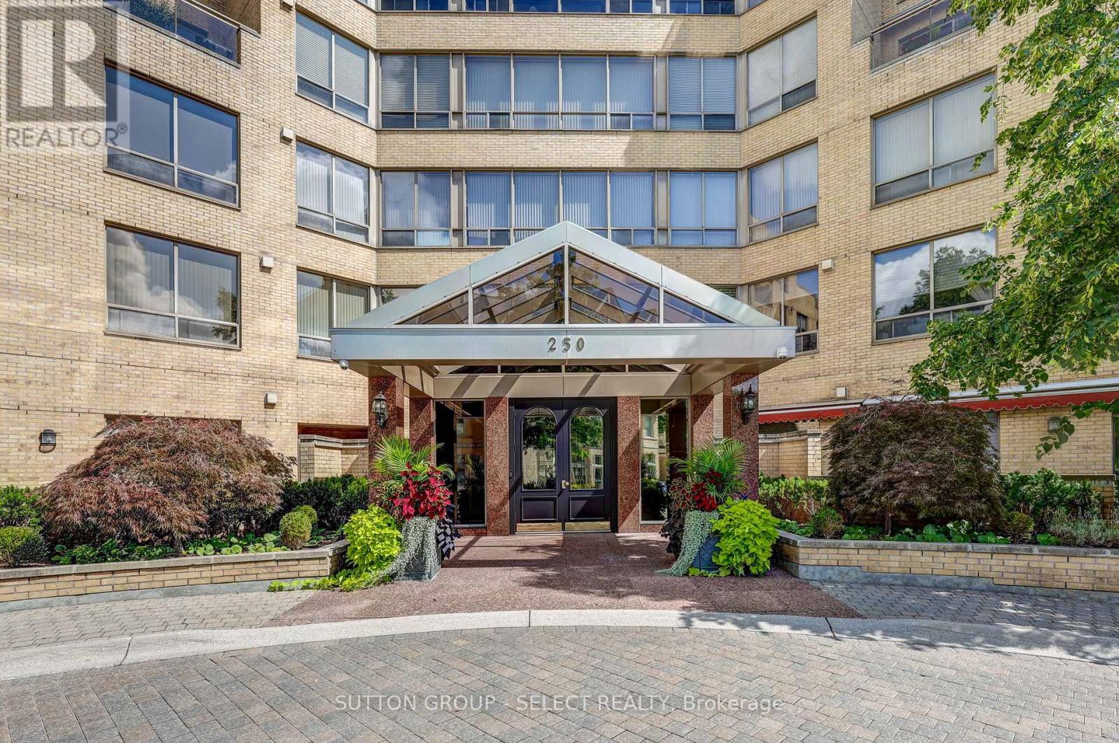 215 - 250 Sydenham Street, London East, Ontario  N6A 5S1 - Photo 2 - X13011504