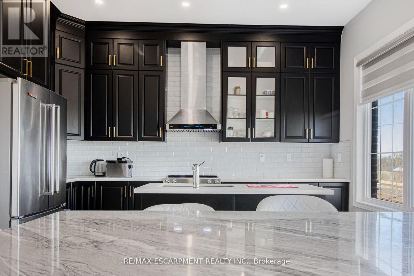 2 - 487 Aztec Drive, Oshawa, Ontario  L1J 7S7 - Photo 7 - E13011580