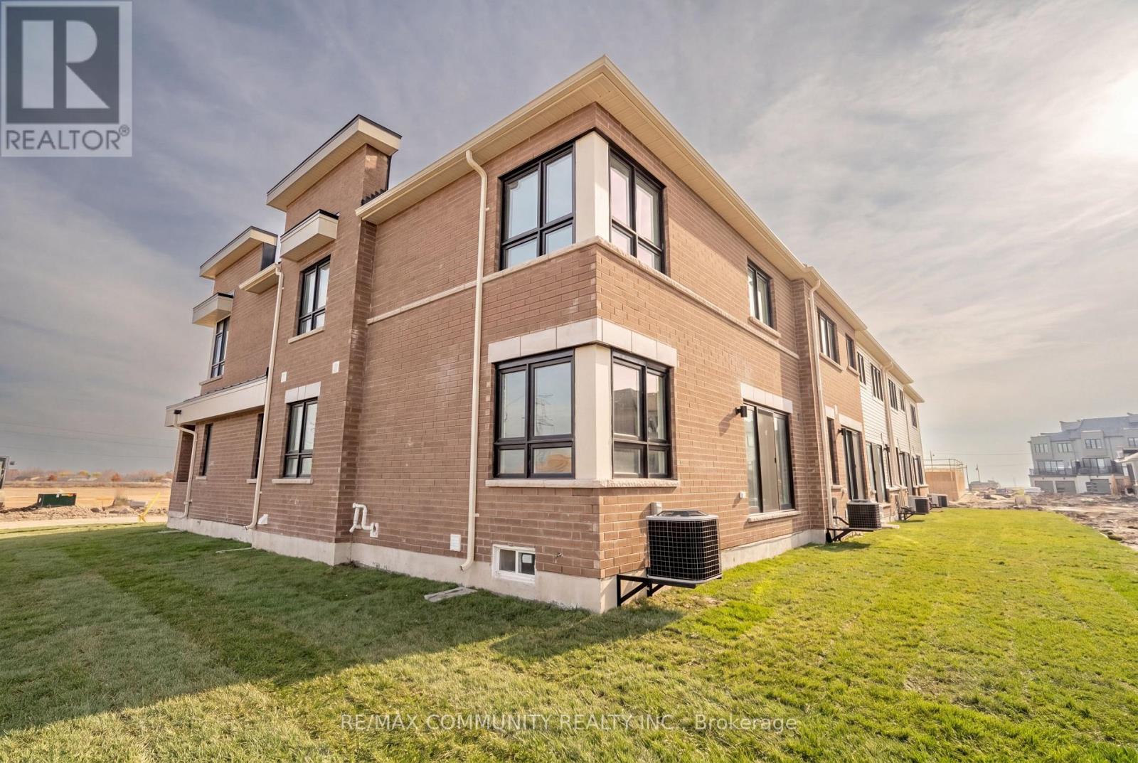 101 Sailors Landing, Clarington, Ontario  L1C 7G4 - Photo 3 - E13011632