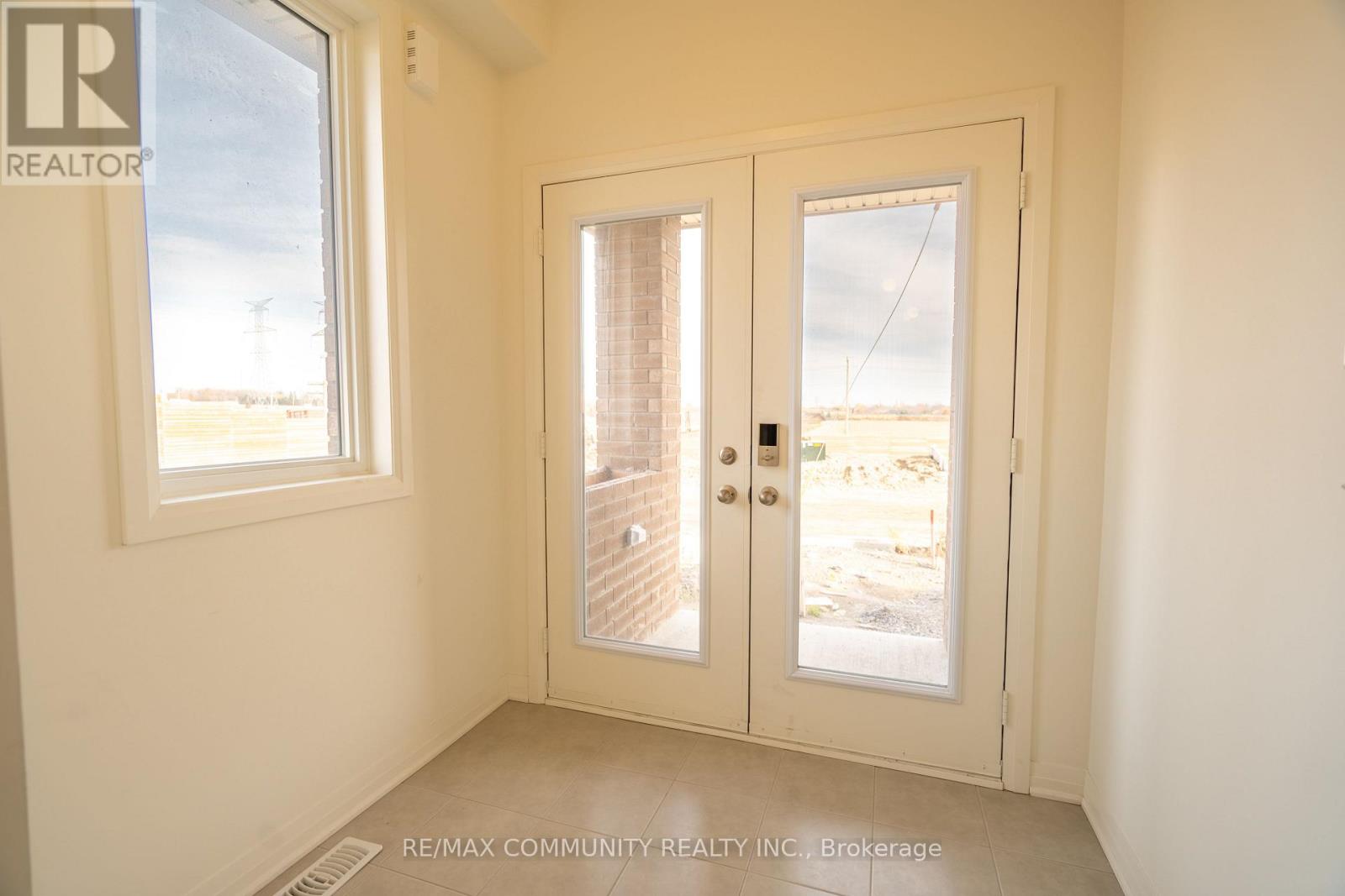 101 Sailors Landing, Clarington, Ontario  L1C 7G4 - Photo 4 - E13011632